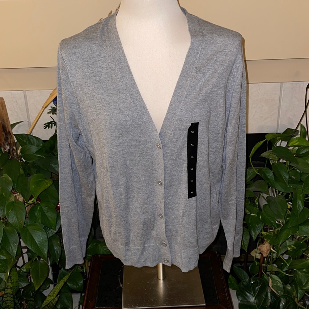 BRAND NEW! Banana Republic Cardigan (214)